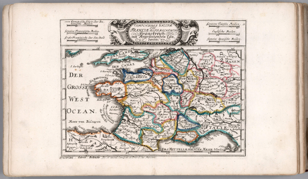 Ein aufgeschlagenes Buch mit einer detaillierten Deutschlandkarte mit Bundesländern und Städten, begleitet von erklärendem Text.