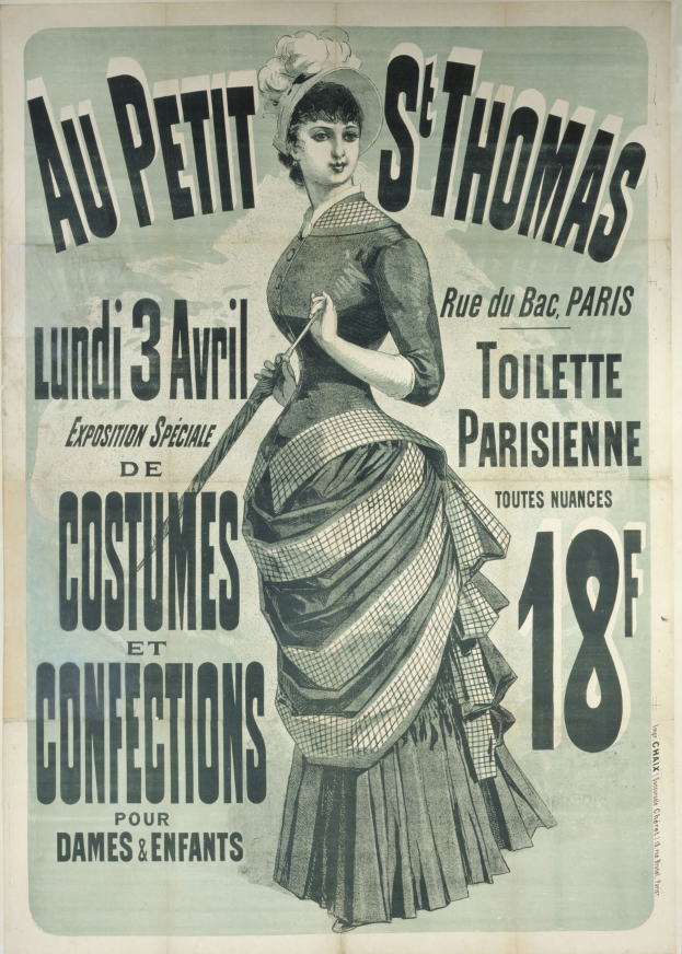 Ein Vintage-Plakat, das eine Kostümvorstellung mit einer Frau in einem langen, hochgeschlossenen, langärmeligen Kleid mit einem Dutt anpreist.