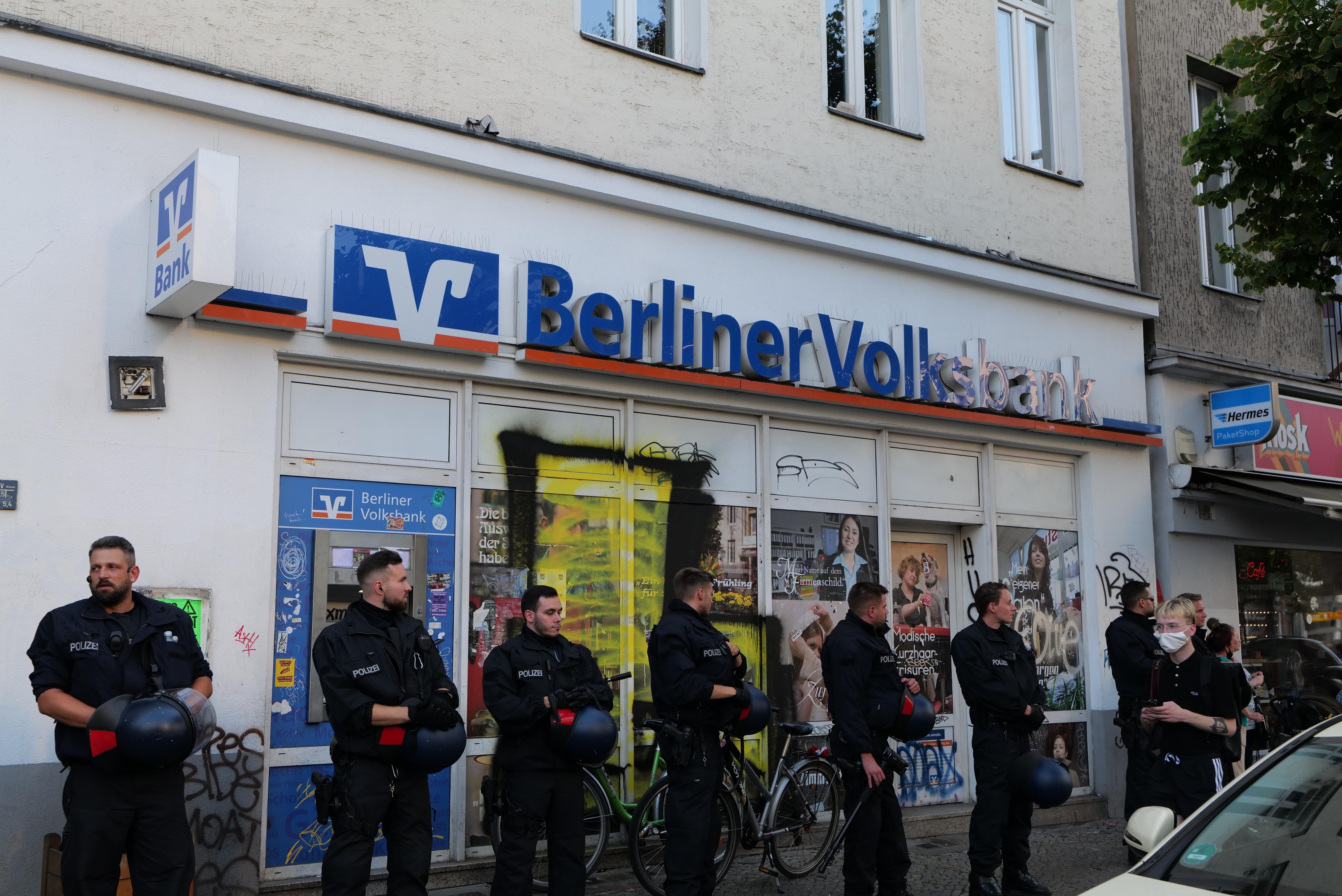 POL-WES: Wesel - 59 neue Auszubildende beginnen ihre erste Ausbildung bei der Polizei in Wesel