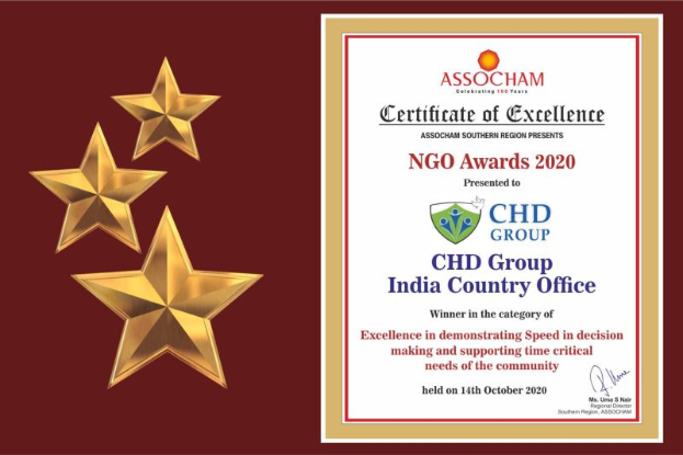 Auszeichnung für den NGO Award 2020 mit drei Sternen links und rechts daneben der Text 'Chd Group India Country Office' und ein Schild-Logo mit einem zentralen Stern umgeben von einem Lorbeerkranz.