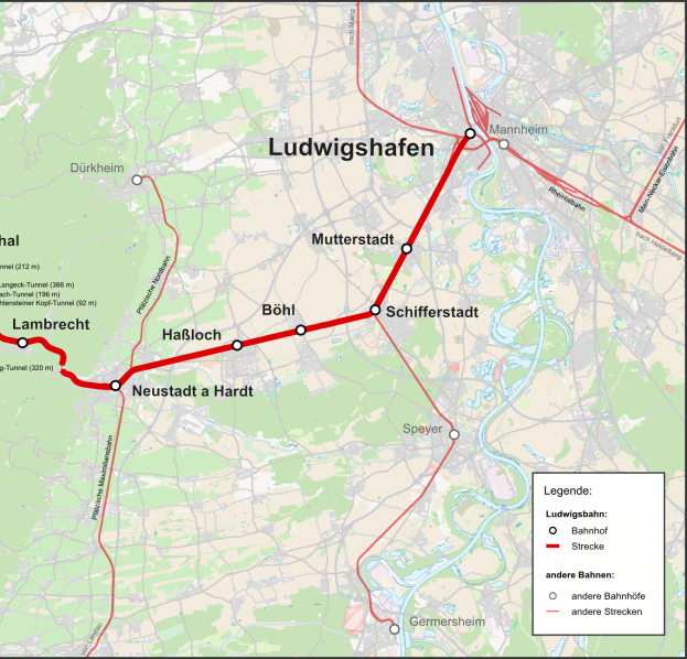 Eine Karte von Ludwigshafen, Deutschland, mit einer roten Linie, die die Bahnroute anzeigt, und Text, der Details zur Bahnlänge, -distanz und -sehenswürdigkeiten enthält.