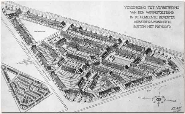 Schwarzer und weißer architektonischer Stadtplan mit zahlreichen Gebäuden, wahrscheinlich ein Rathäus, mit handschriftlichen Textanmerkungen.