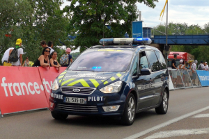 POL-D: Flingern - Fahren unter Einfluss, ohne Führerschein und mit falschen Kennzeichen - Polizei nimmt Mann vom Verkehr