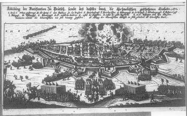 Eine Schwarz-Weiß-Zeichnung einer Stadt mit zahlreichen Gebäuden, Bäumen und Menschen, umgeben von Wasser, mit der Aufschrift "Die Schlacht von Leipzig" oben und unten, unter einem tiefblauen Himmel mit einem untergehenden, orangen Sonnenuntergang.